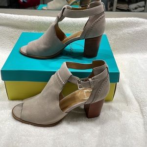 Gently used jack Rogers size 8